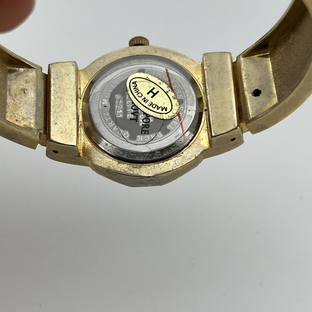 Geneva Watch Womens 28mm Gold Tone Textured Bangle Band Band- New Battery - Picture 8 of 8